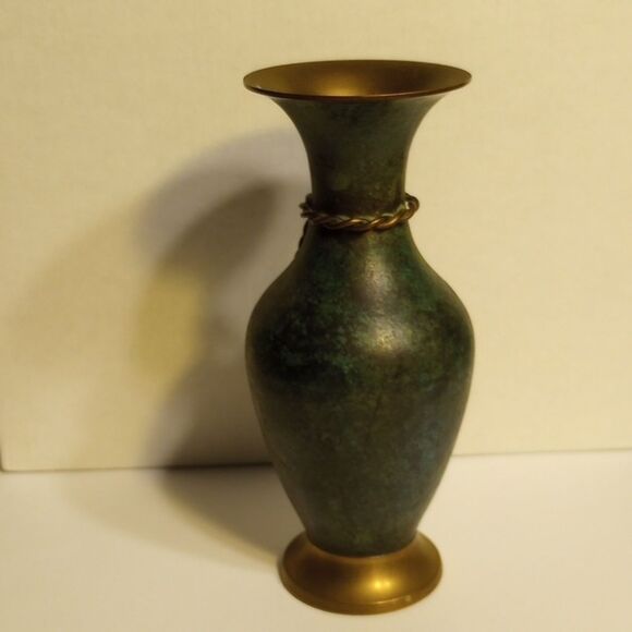 Small Vintage Brass Vase - Picture 3 of 7